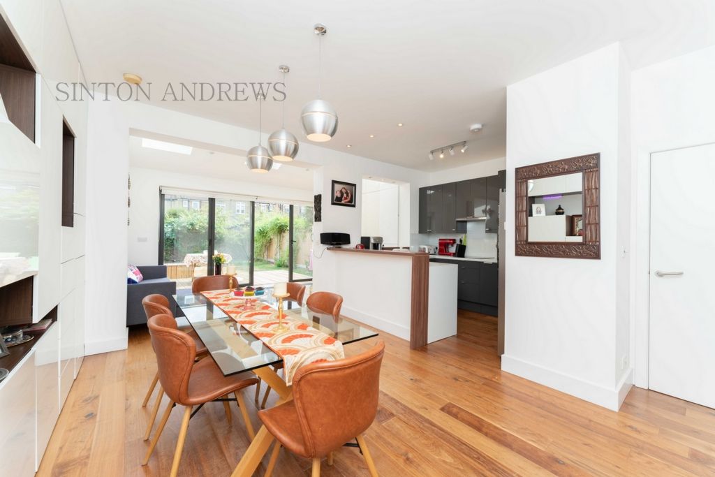 Property photo 2 of 16 Photo 12