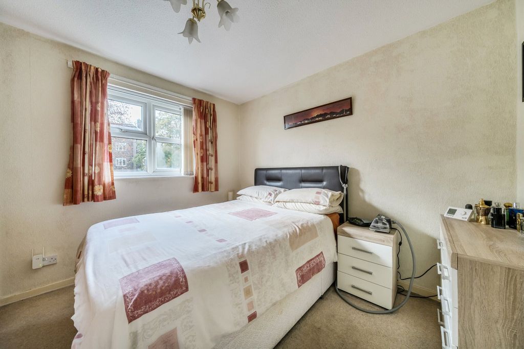 Property photo 3 of 13 Bedroom