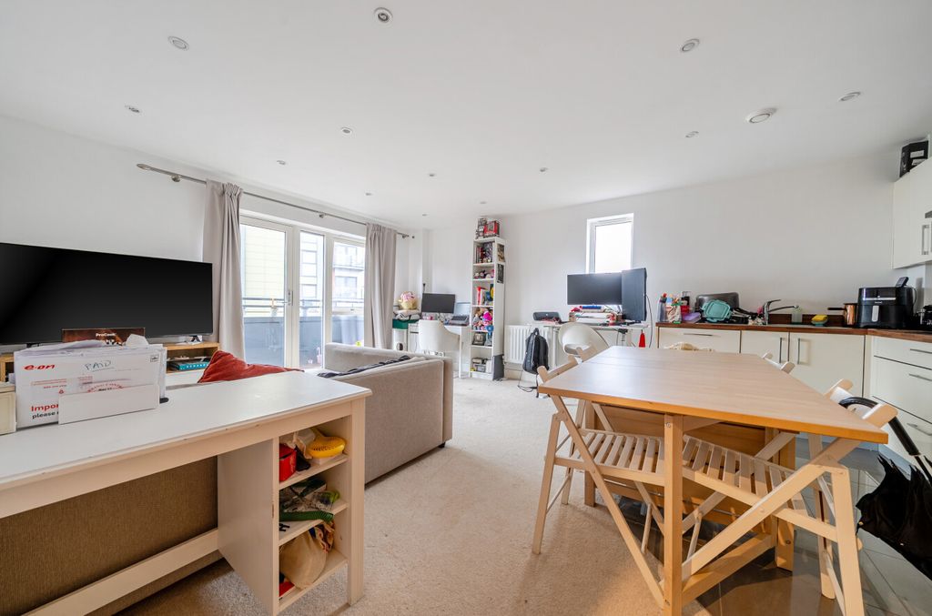 Property photo 2 of 9 1397711-4-696644A...