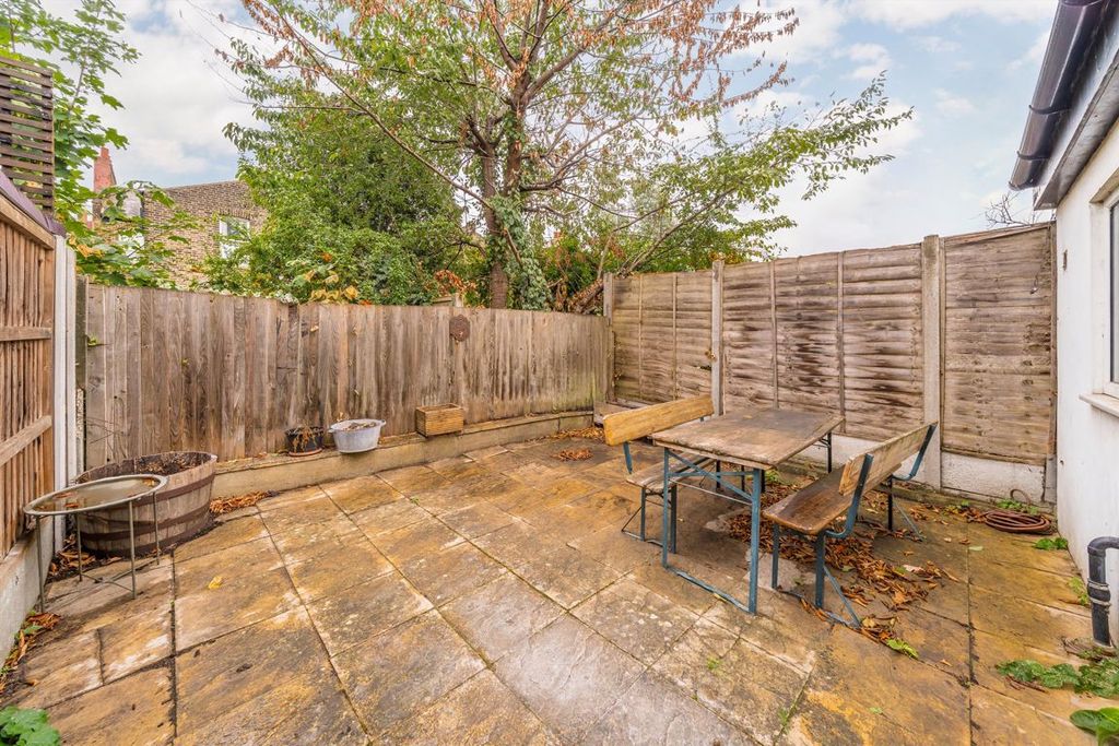 Property photo 3 of 8