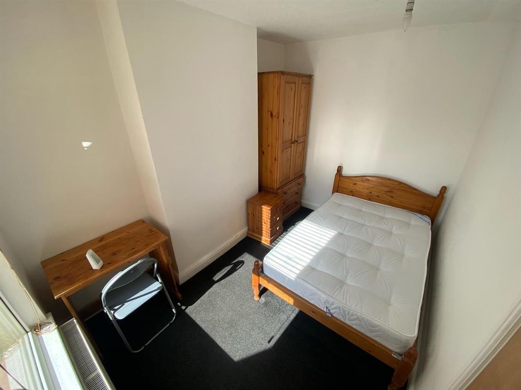 Property photo 2 of 4