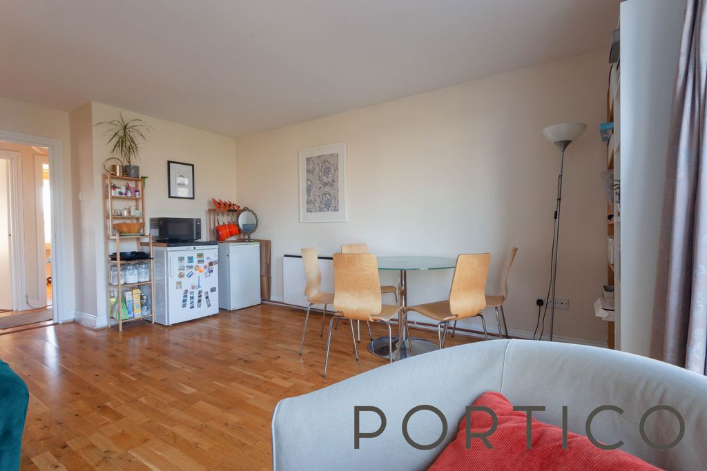 Property photo 3 of 9 Dining Area