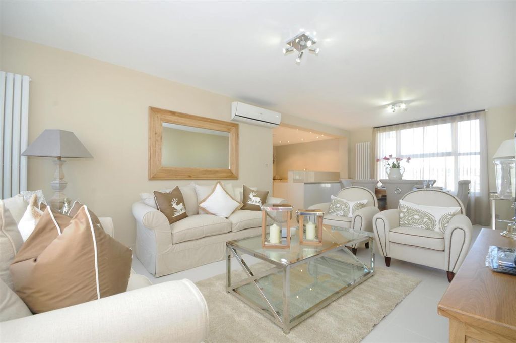 Property photo 1 of 12 Reception Room