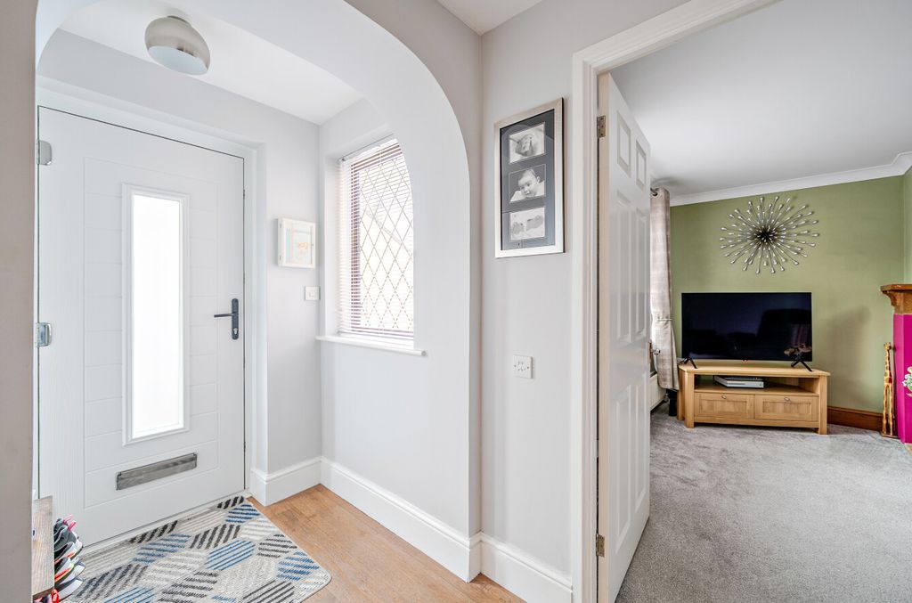 Property photo 3 of 21