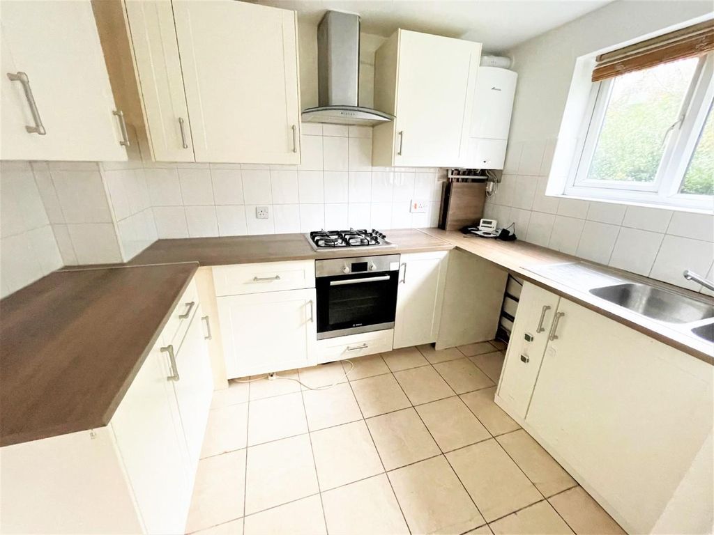 Property photo 2 of 7 Kitchen.Jpg