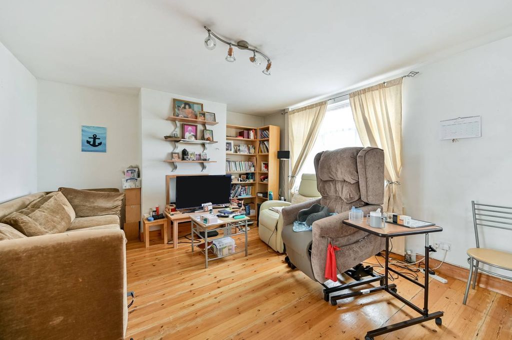 Property photo 3 of 9