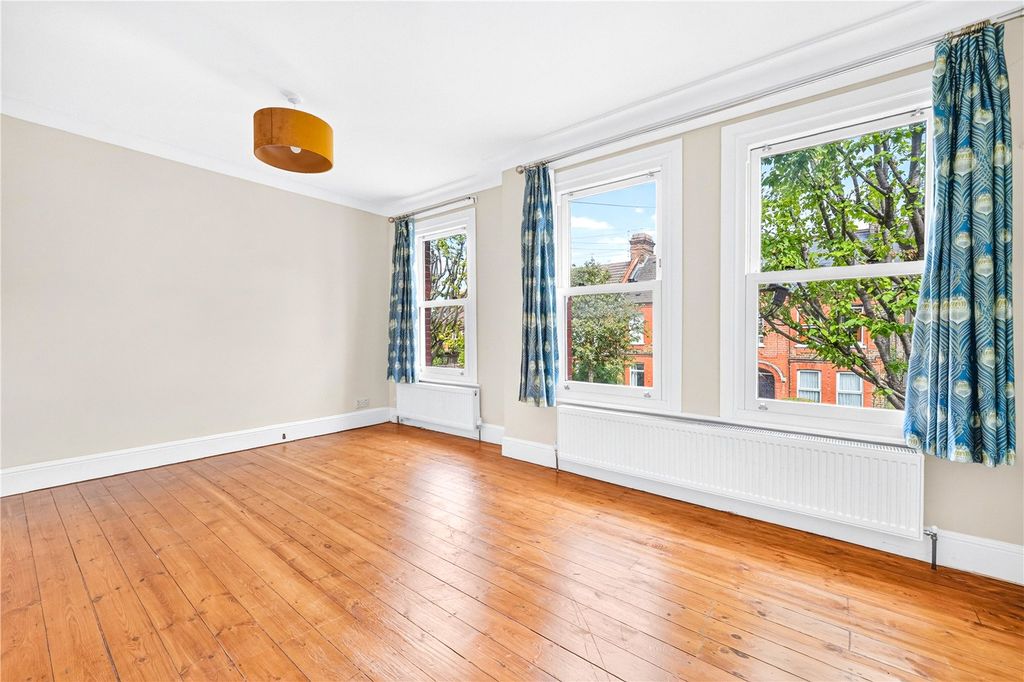 Property photo 3 of 14 Picture No. 05
