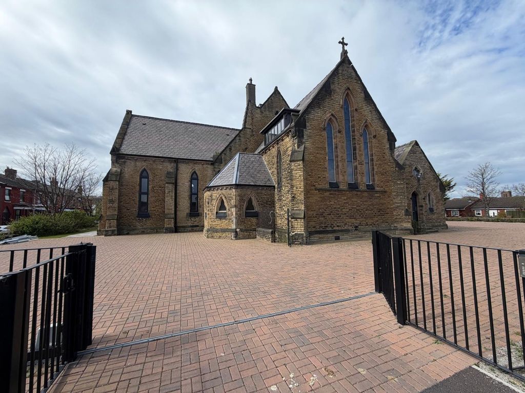 Property photo 1 of 8