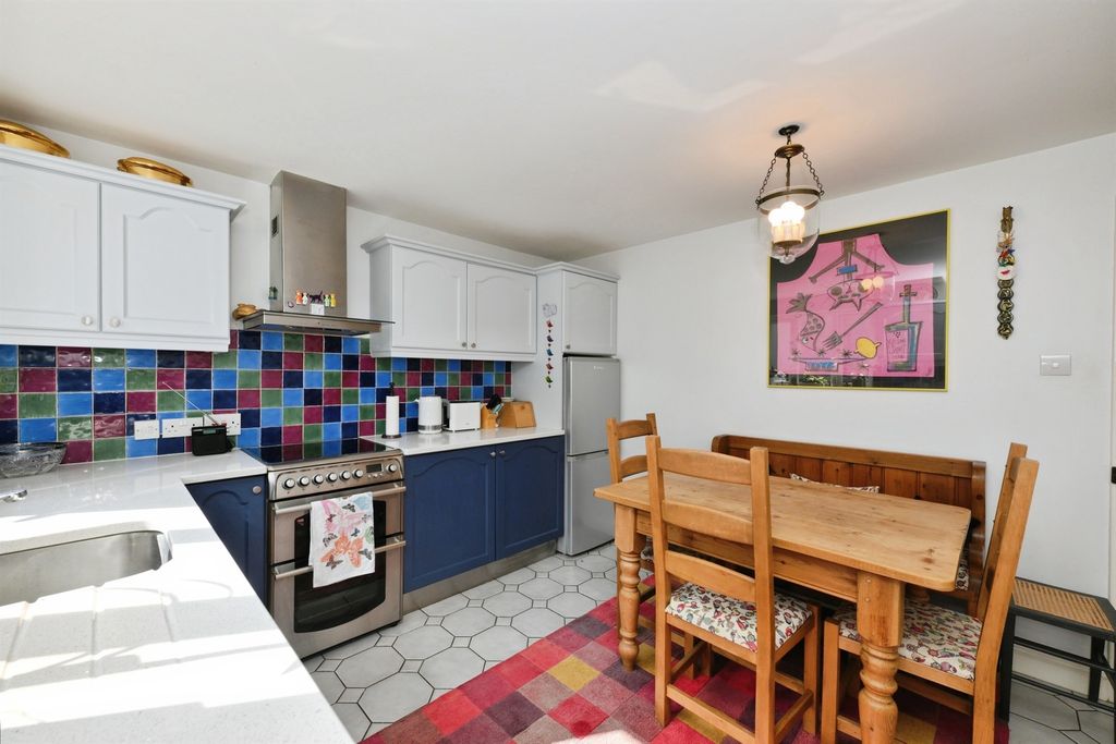 Property photo 3 of 16