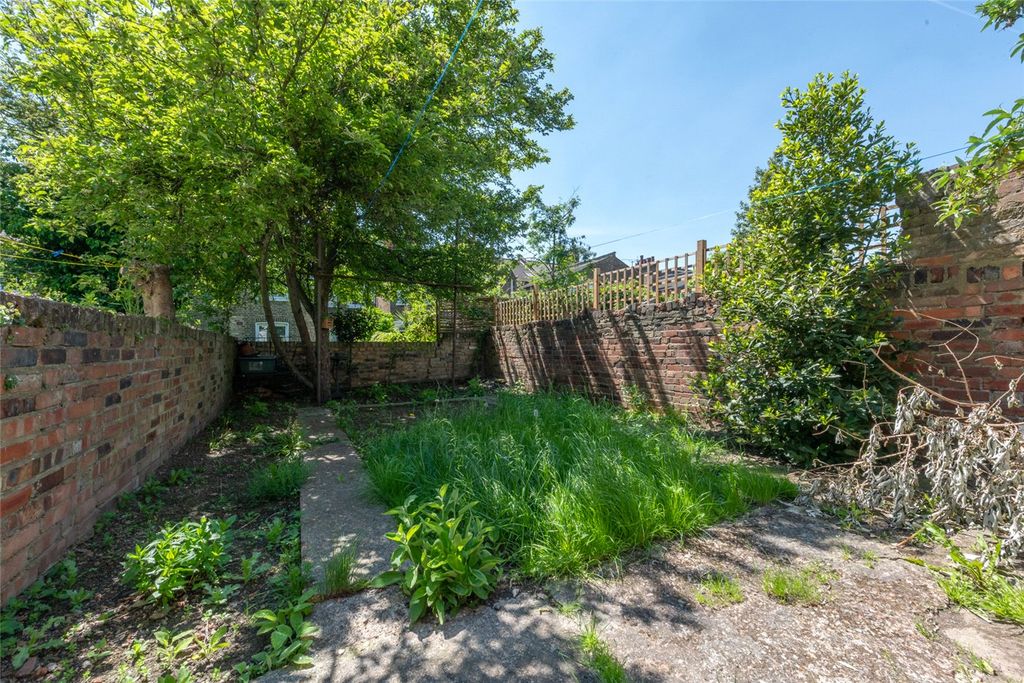 Property photo 2 of 10 Picture No. 21