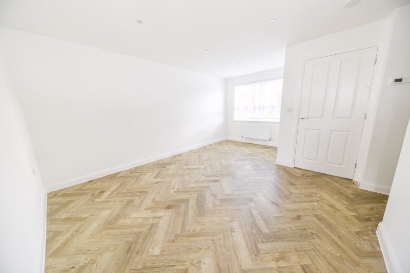 Property photo 2 of 9 Photo 3