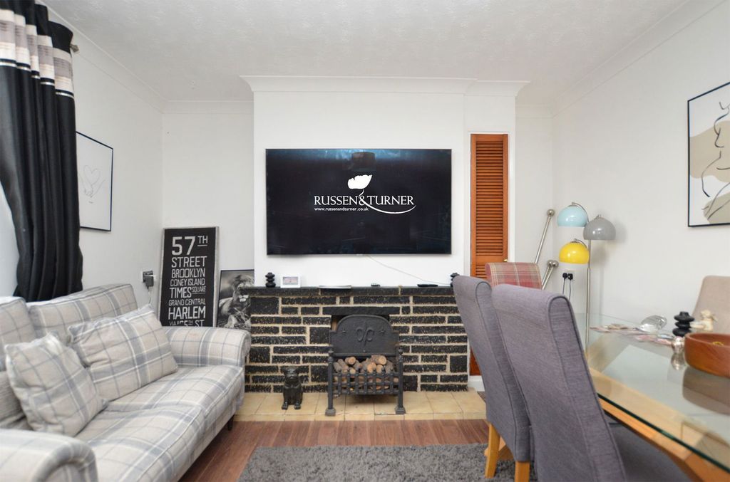 Property photo 3 of 11