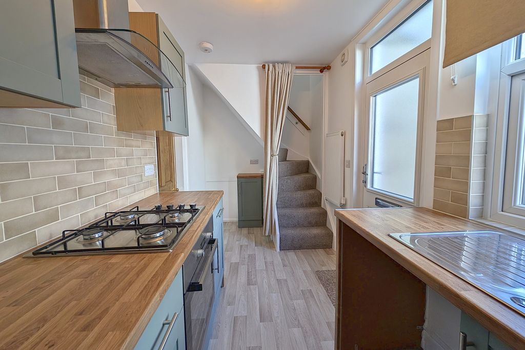 Property photo 3 of 13 Kitchen