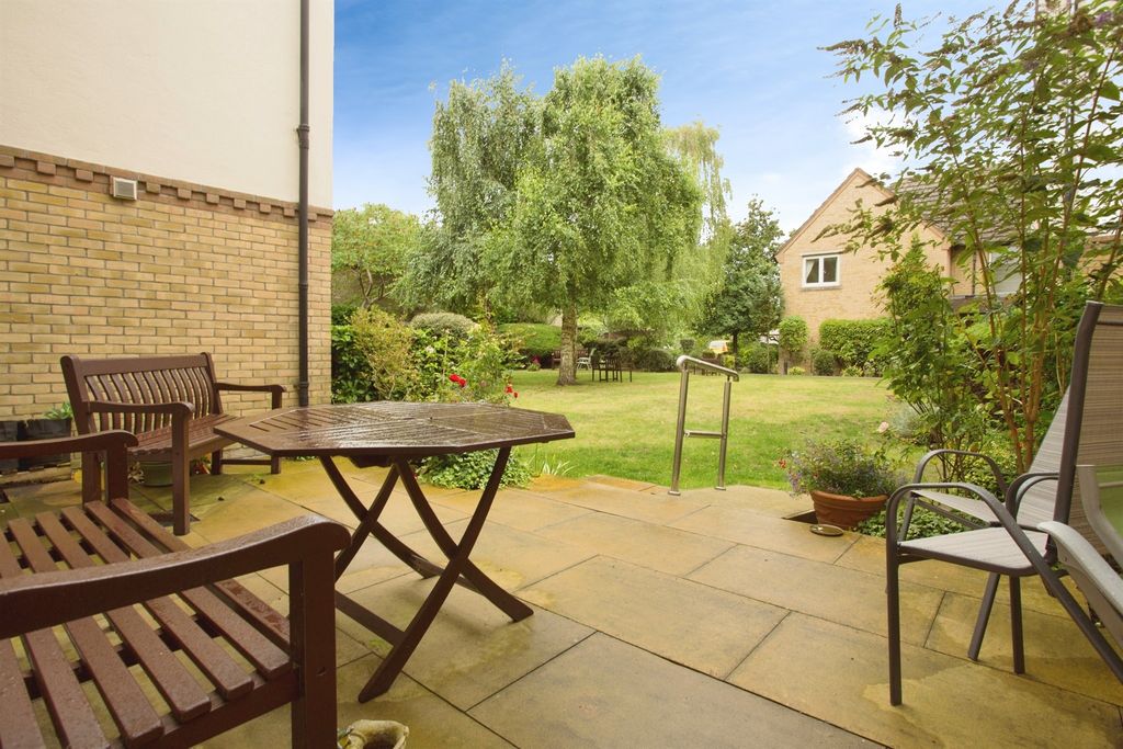 Property photo 2 of 18