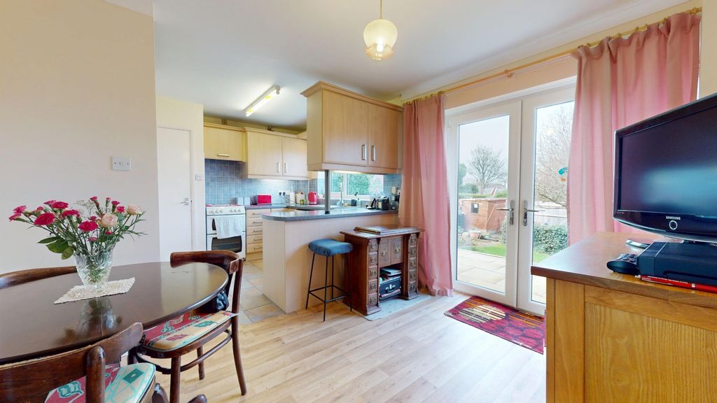 Property photo 2 of 15 4715873