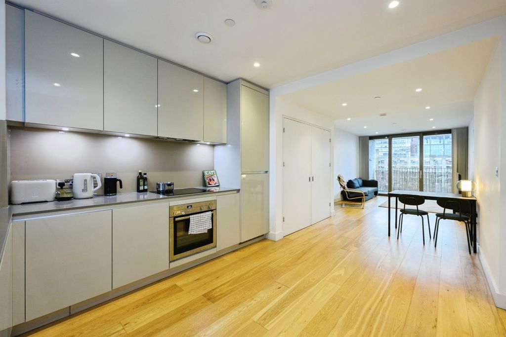 Property photo 2 of 20 Pbox-Img.Jpg