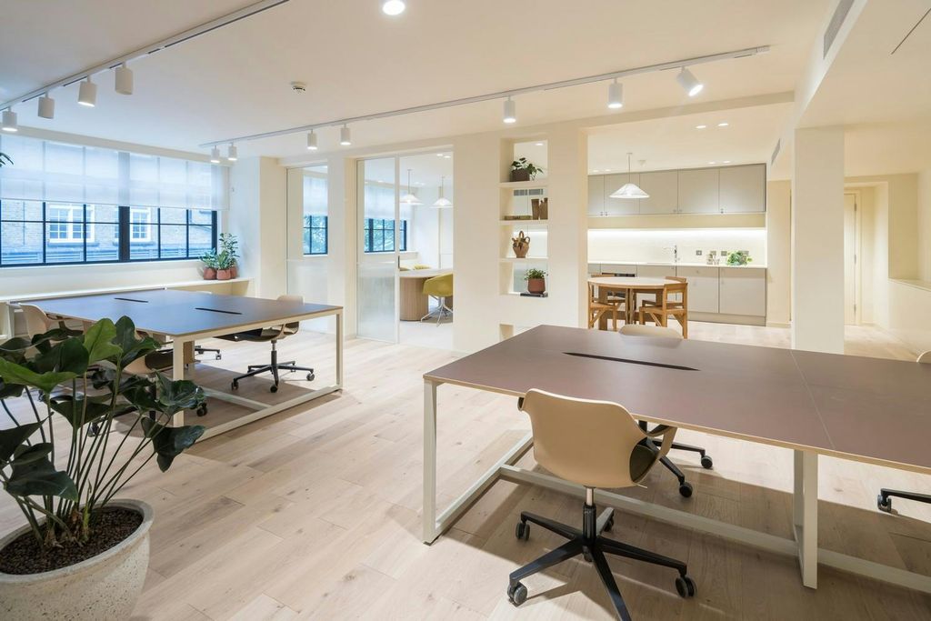 Property photo 3 of 24 Fitted Space