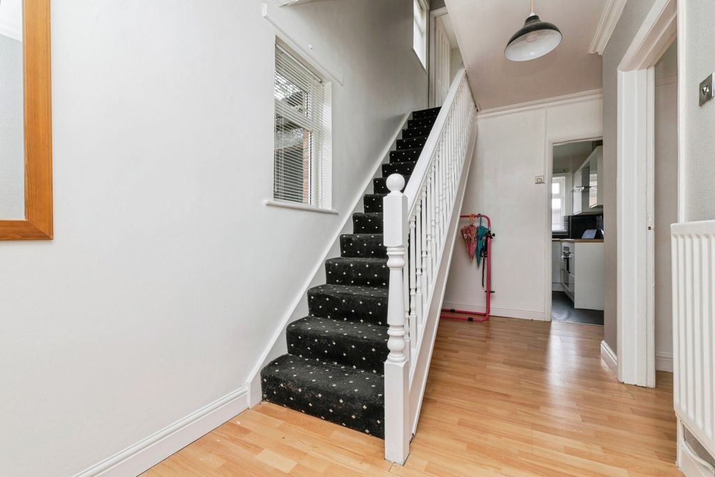 Property photo 2 of 16 Pbox-Img.Jpg