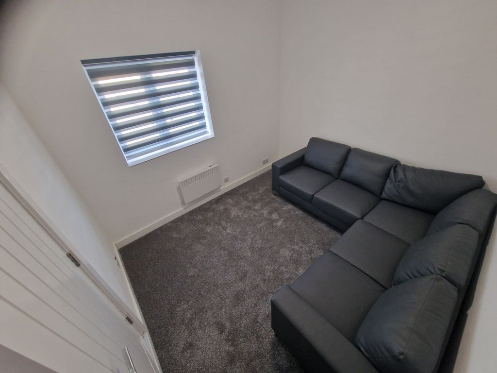 Property photo 2 of 5 20260330_165328