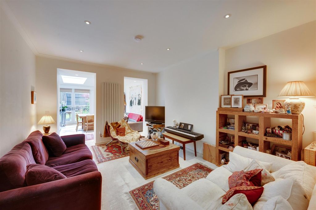 Property photo 2 of 25 Daniels_Randolph Avenue, London W9_010.Jpg