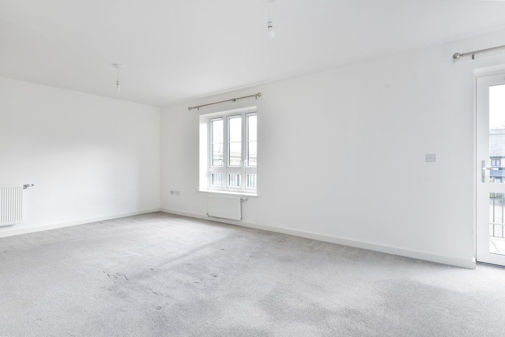 Property photo 2 of 9 3033815