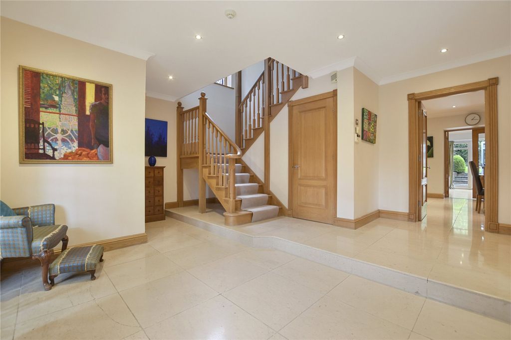 Property photo 3 of 8 Reception