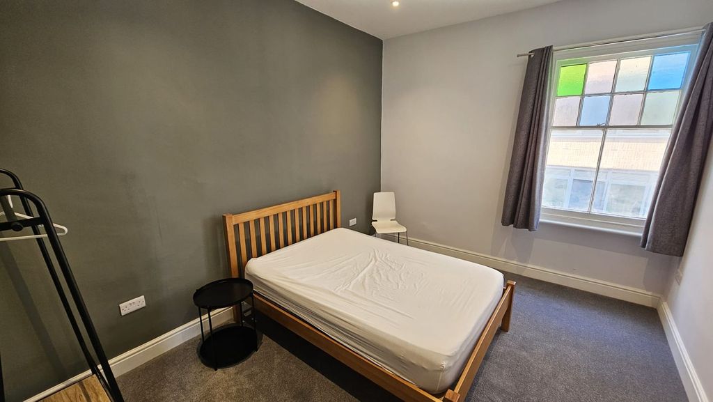 Property photo 1 of 10 Bedroom