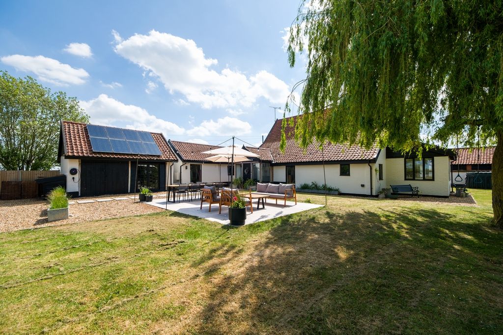 Property photo 1 of 34