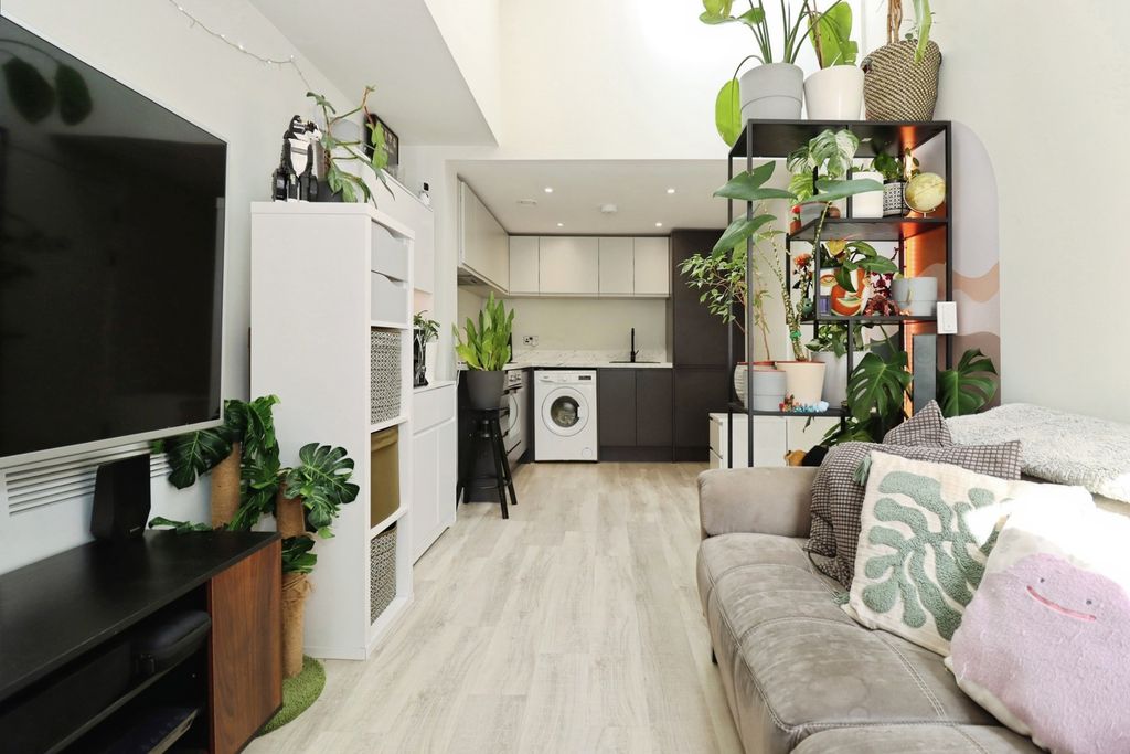 Property photo 3 of 10 Pbox-Img.Jpg