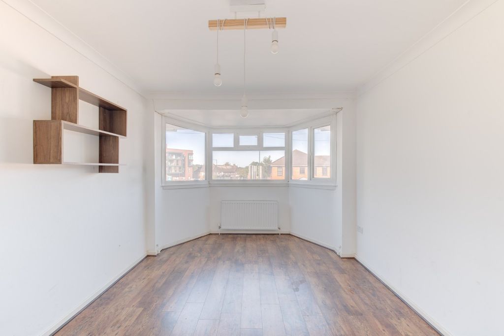 Property photo 3 of 20 Picture No. 32