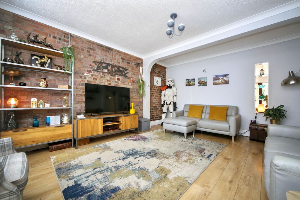 Property photo 2 of 22