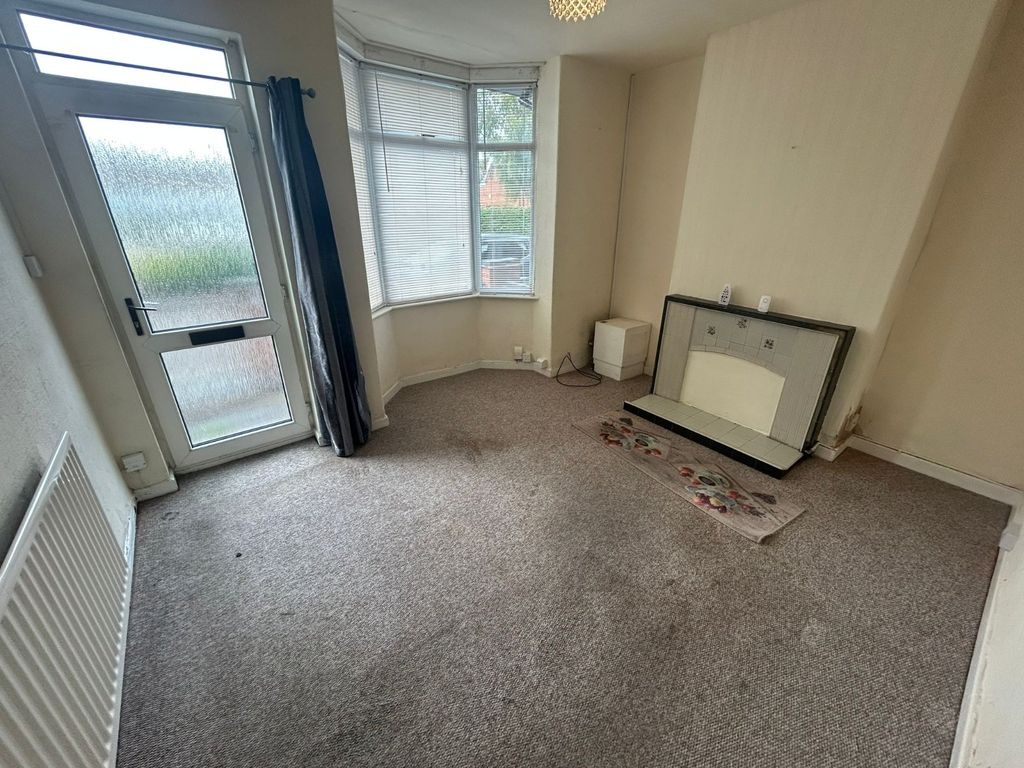 Property photo 2 of 14 Lounge