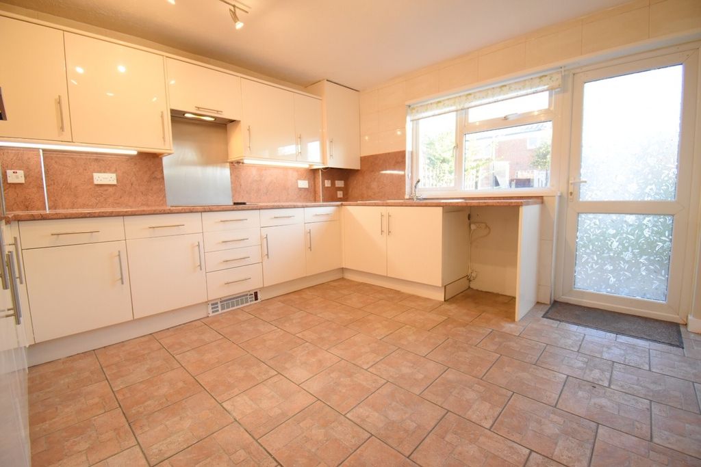 Property photo 3 of 11 4991732