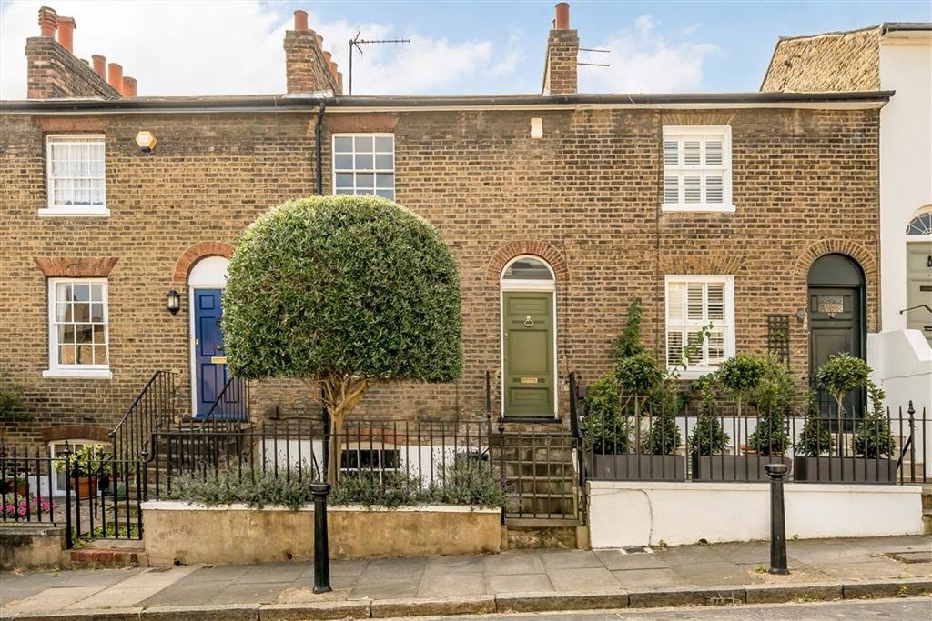 Property photo 1 of 12