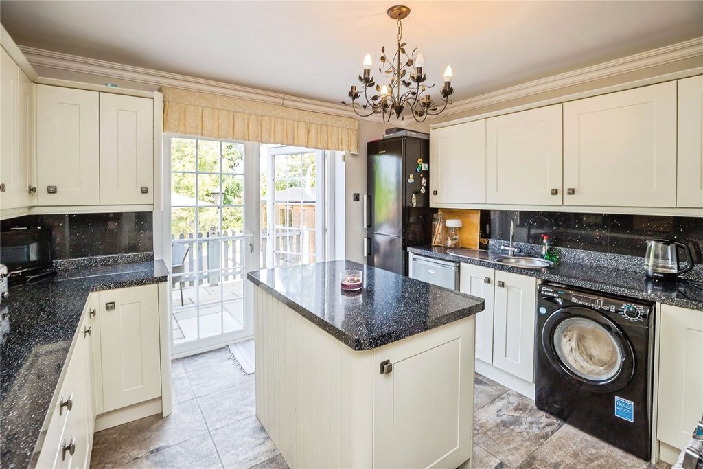 Property photo 2 of 28 Kitchen