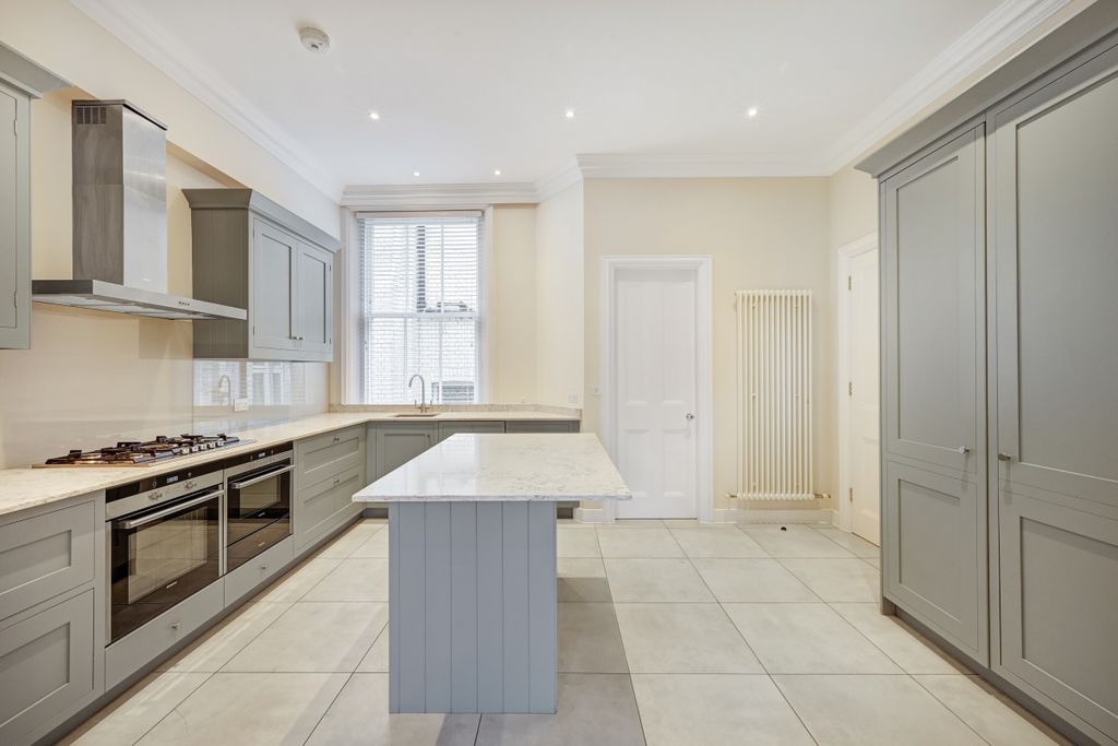 Property photo 2 of 19 Flat 3 55 Egerton...