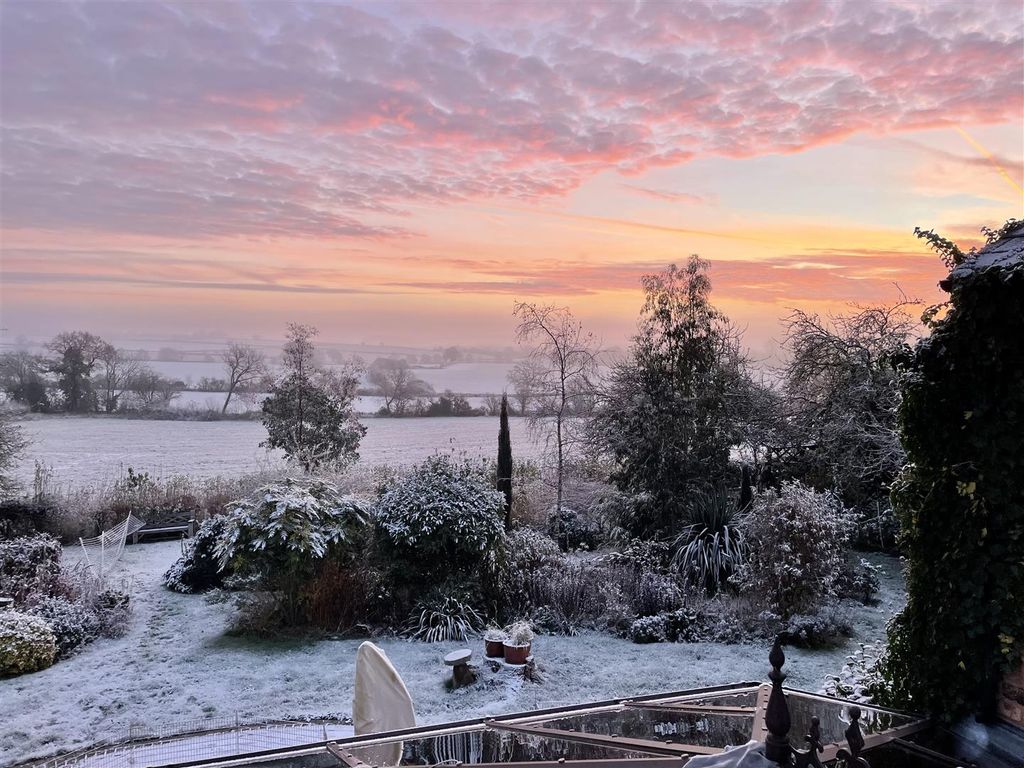 Property photo 3 of 13 Rear View Frosty.Jpg