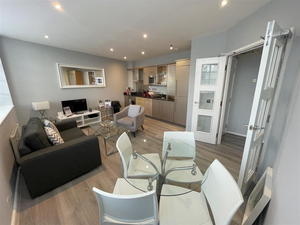 Property photo 3 of 5 Living Room