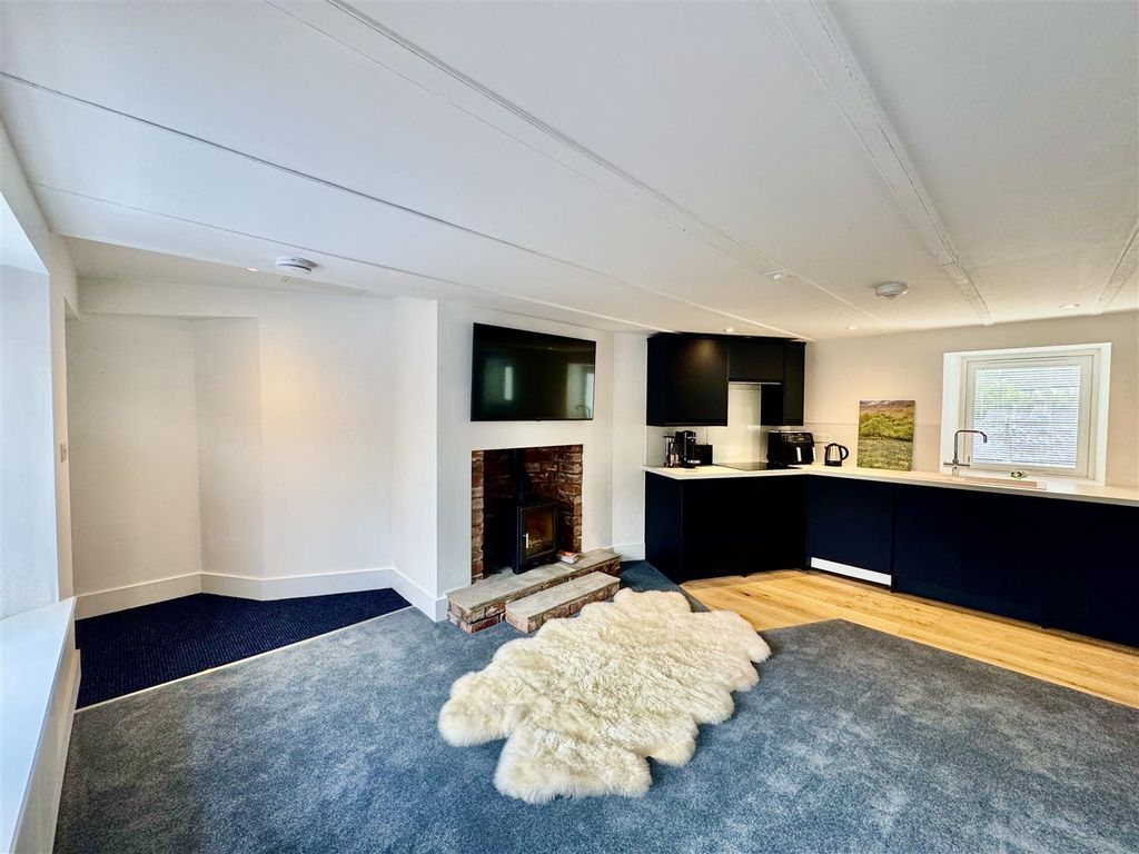 Property photo 2 of 8 Img_2763.Jpg
