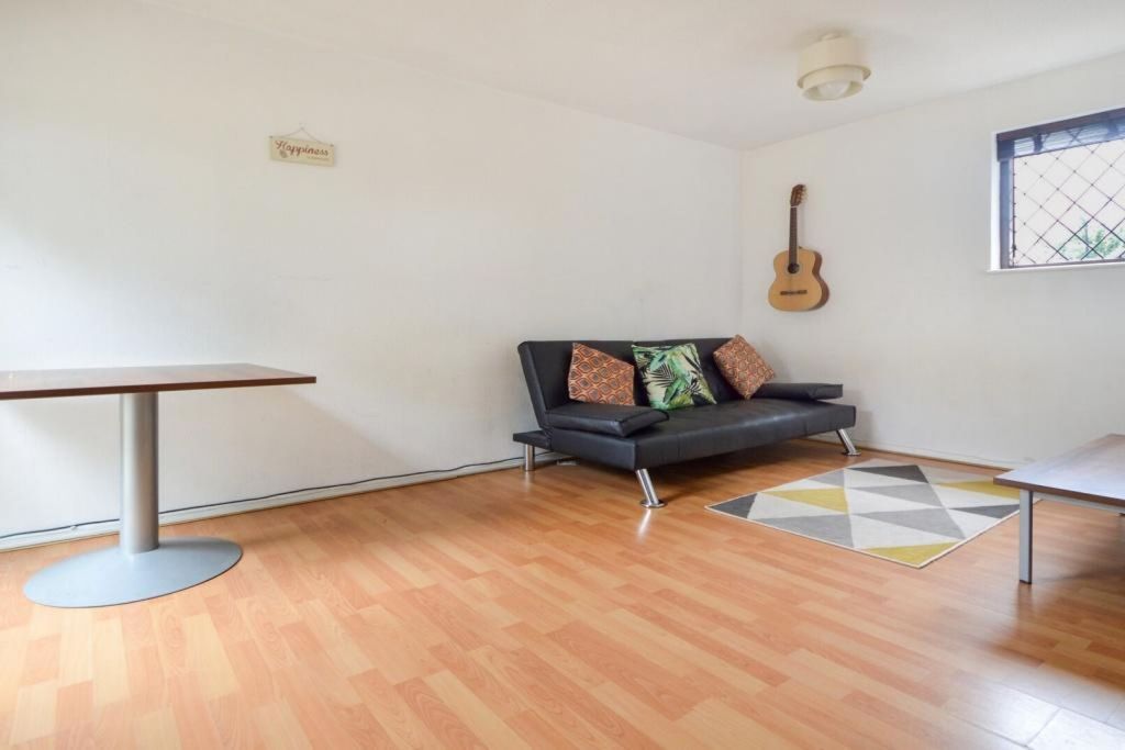 Property photo 2 of 3