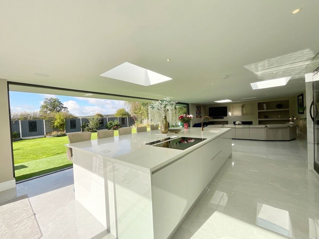 Property photo 2 of 42