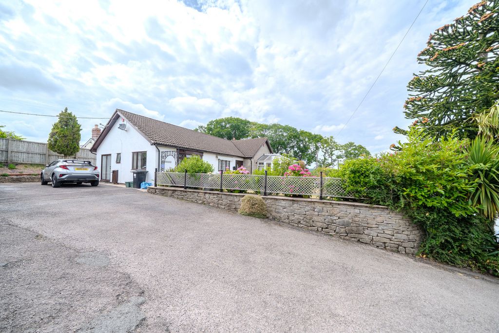 Property photo 3 of 49