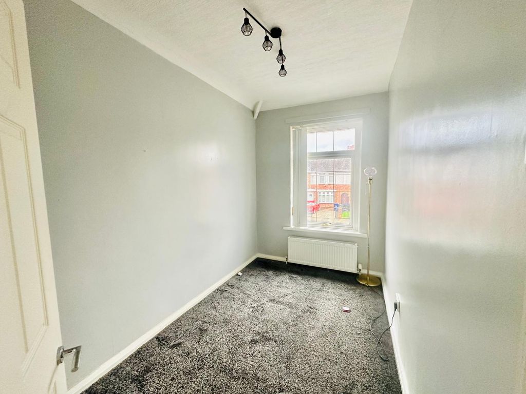 Property photo 3 of 11 Gallery