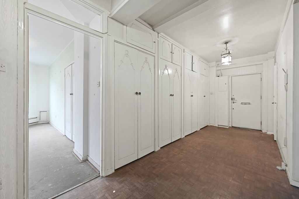 Property photo 3 of 11 Gallery