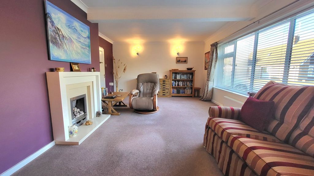 Property photo 3 of 24