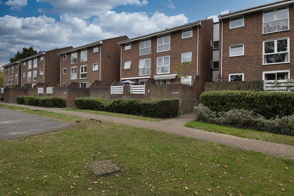 Property photo 2 of 8