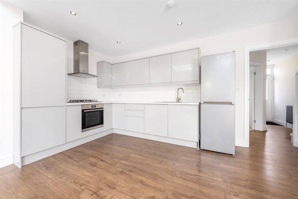 Property photo 2 of 15 Tallis Grove-12.Jpg