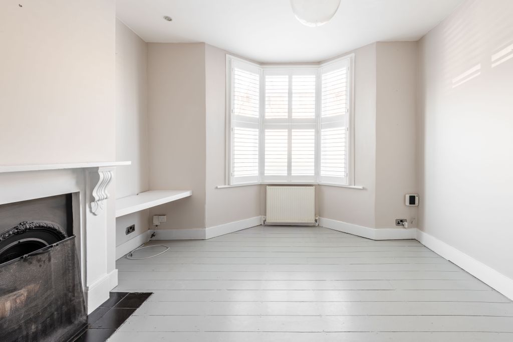 Property photo 3 of 11 3