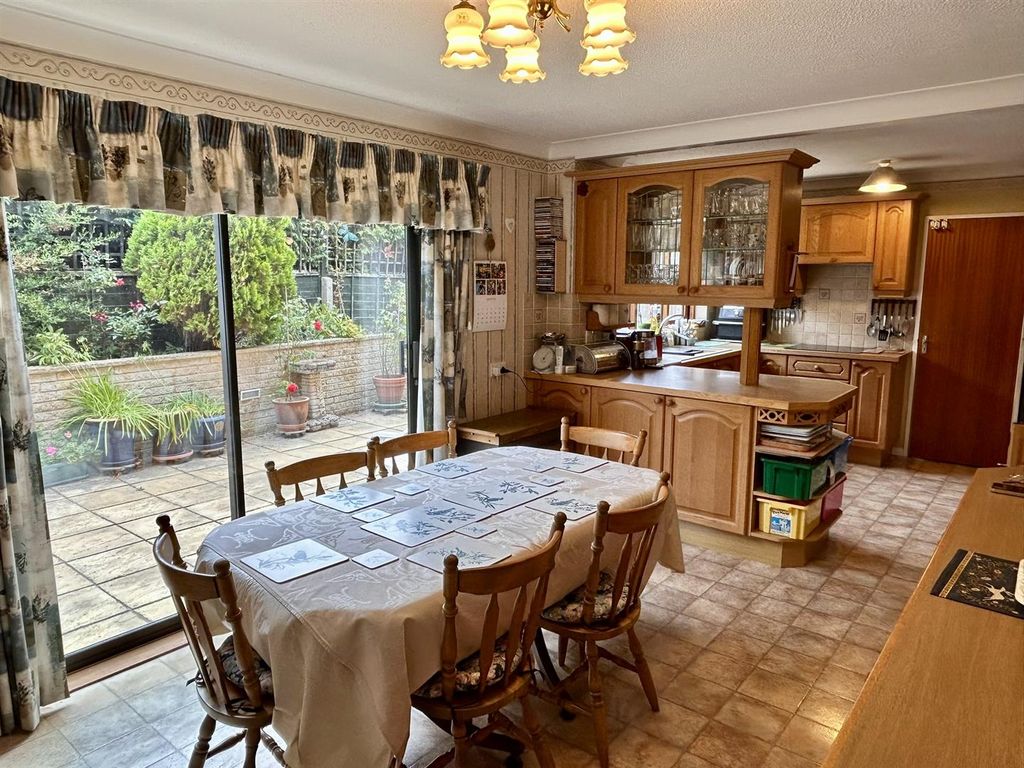 Property photo 3 of 22 Dining Into Kitchen.Jpeg