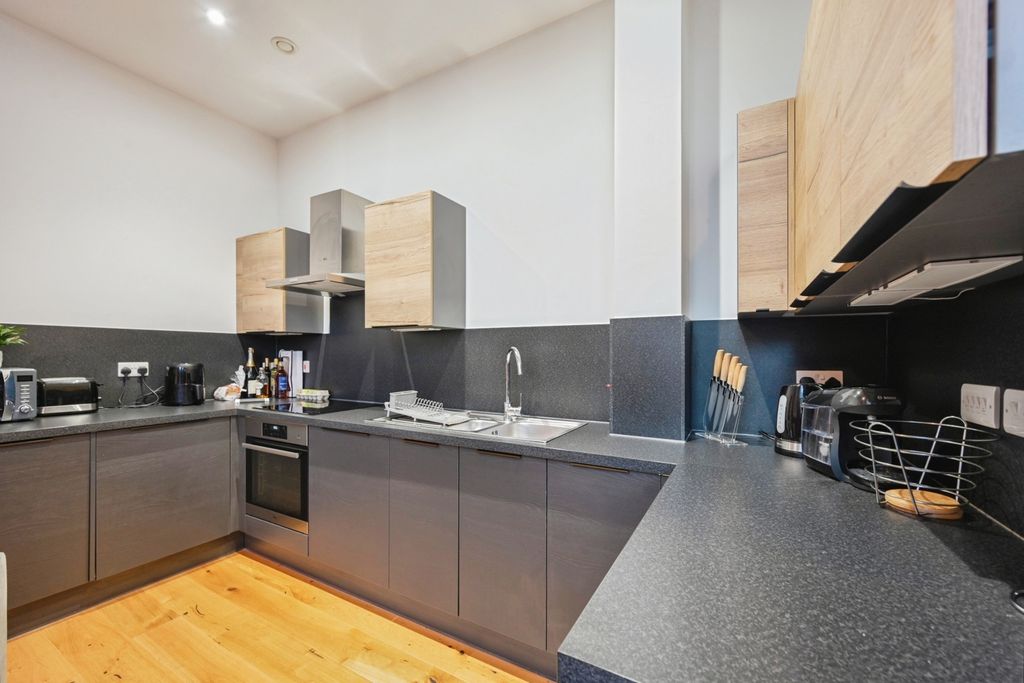 Property photo 2 of 17 Photo